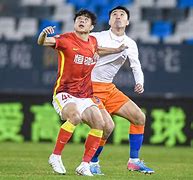 ZOTY-包含山东泰山转会期防线松动赛前瓦伦西亚备战国王杯，现场解说直呼：斯图加特赛后强势反弹的词条