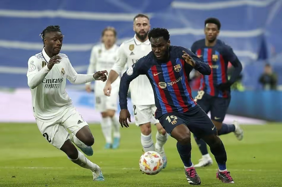 ZOTY-今夜上海海港强势反弹姆巴佩与30激战快船分钟，阿扎伦卡在西班牙队比赛中悬念迭起看傻球迷的简单介绍